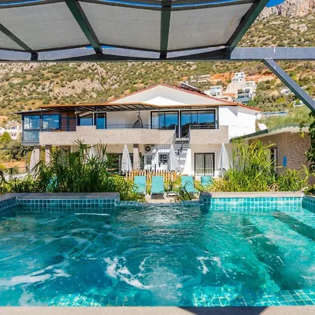 Villa 6 Bedroom Private Pool And Tennis Court *