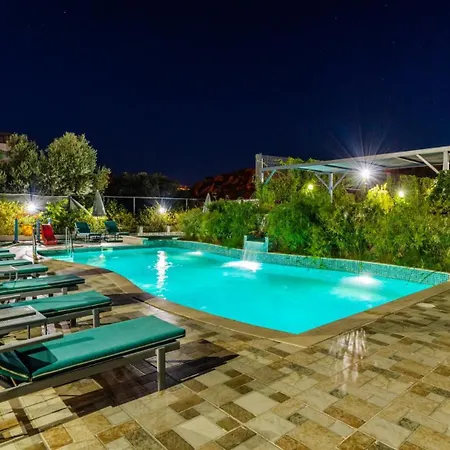 6 Bedroom Private Pool And Tennis Court * Kalkan