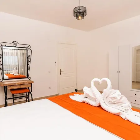 Villa 6 Bedroom 2123