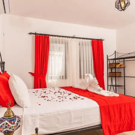 Villa 6 Bedroom Private Pool And Tennis Court Kalkan